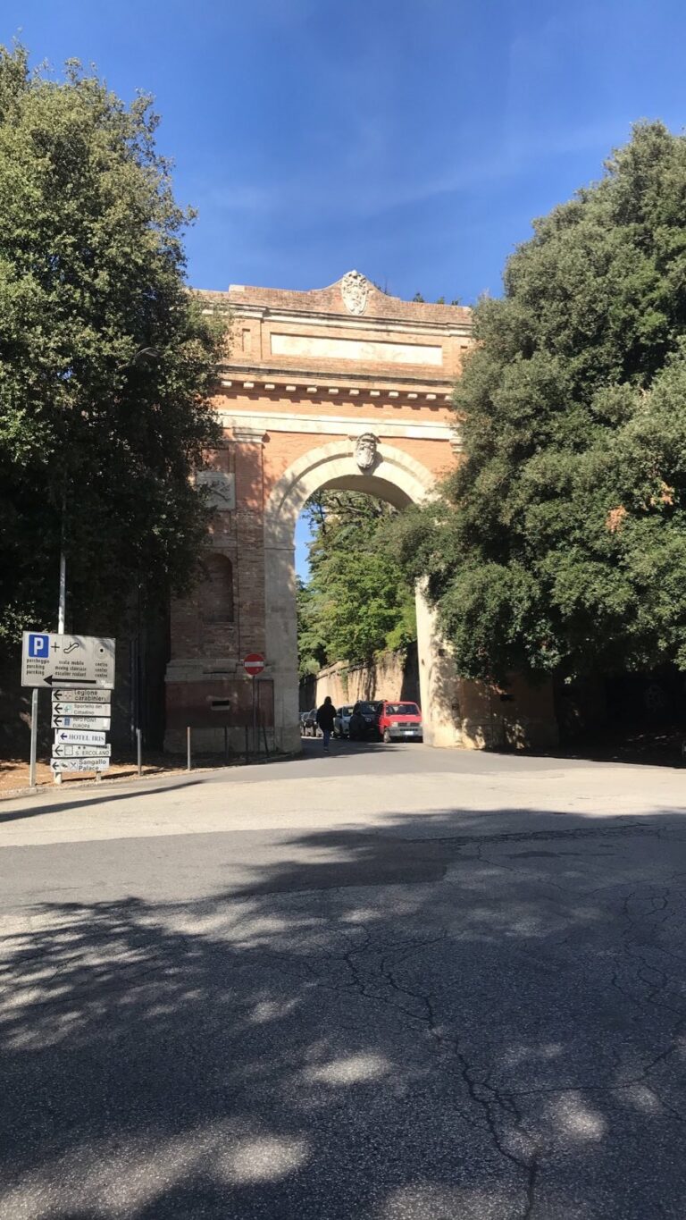 Porta di San Costanzo