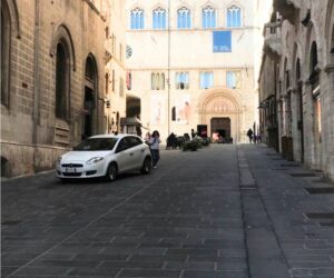 In Perugia, do taxis only operate on a cash-only basis